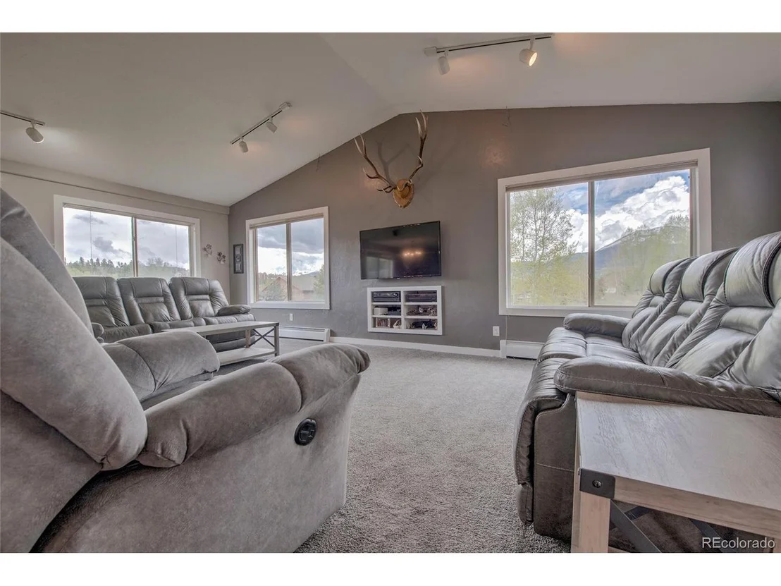 Photo of 231 Alpine Rd