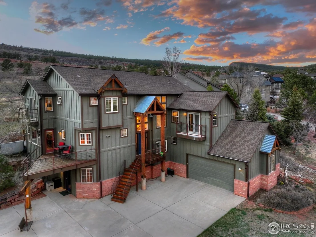 Photo of 385 Vasquez Ct