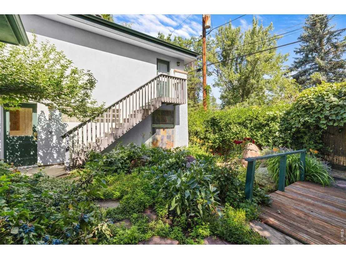Photo of 1709 Mariposa Ave