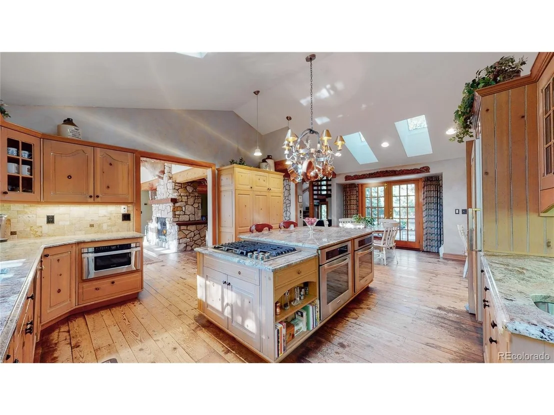 Photo of 424 Red Deer Rd