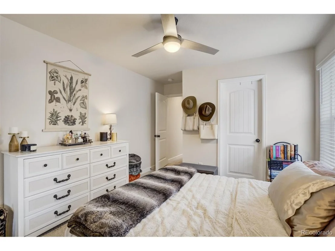 Photo of 5059 Ditmars Ln