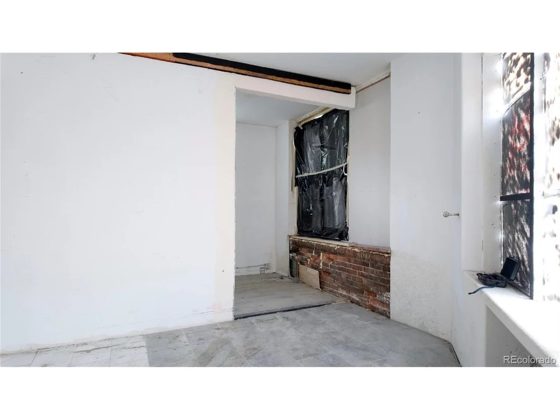 Photo of 2120 N Broadway
