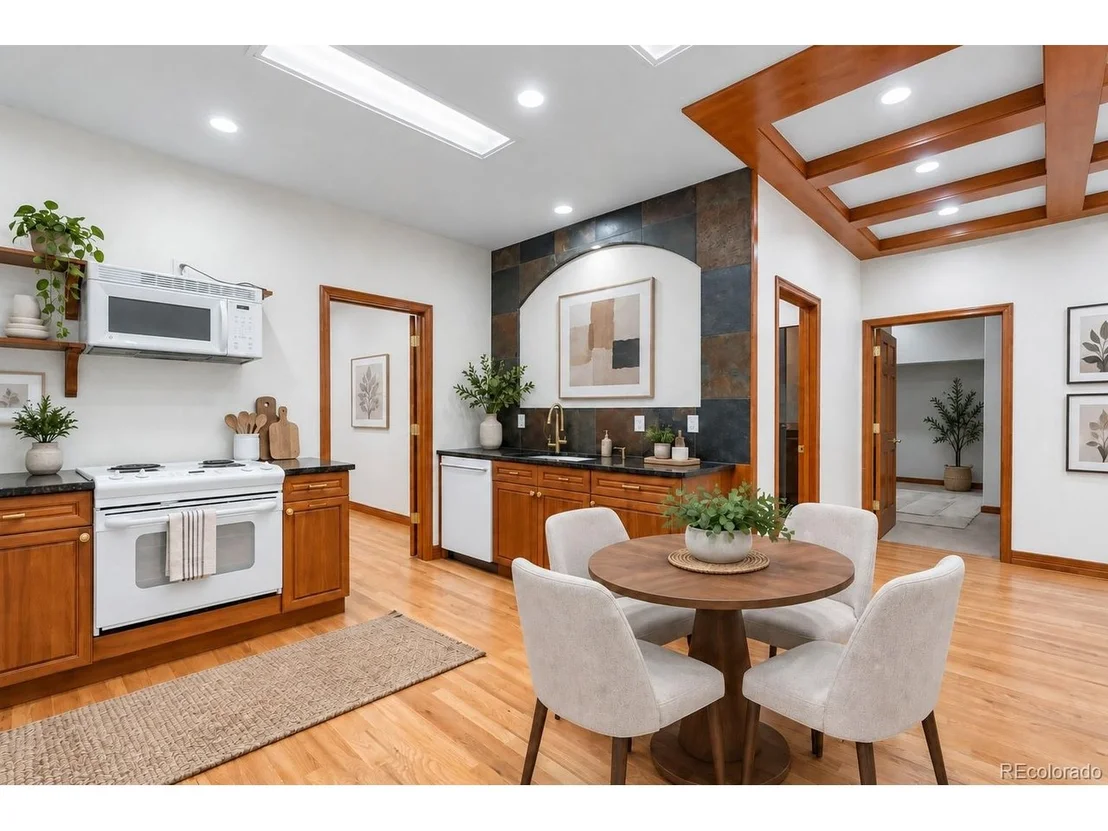 Photo of 5129 Shade Tree Ln