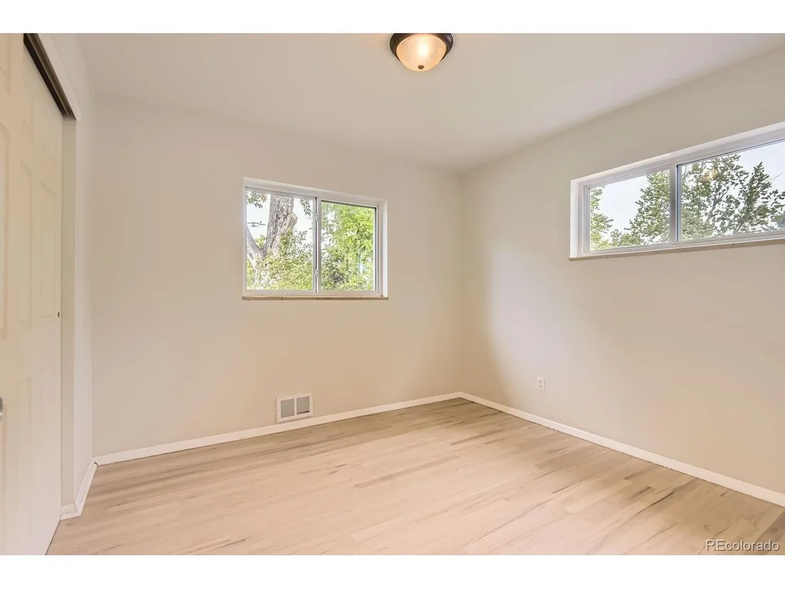 Photo of 5150 W Colgate Pl