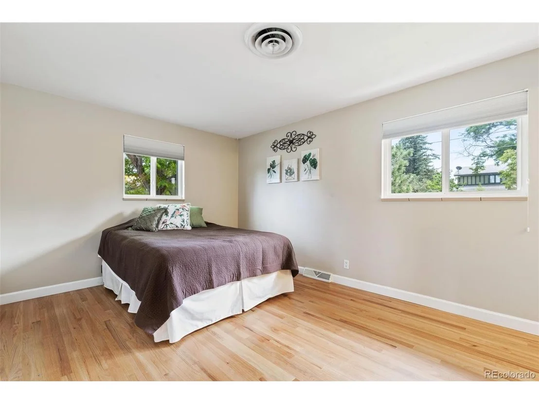 Photo of 1202 W 100th Pl