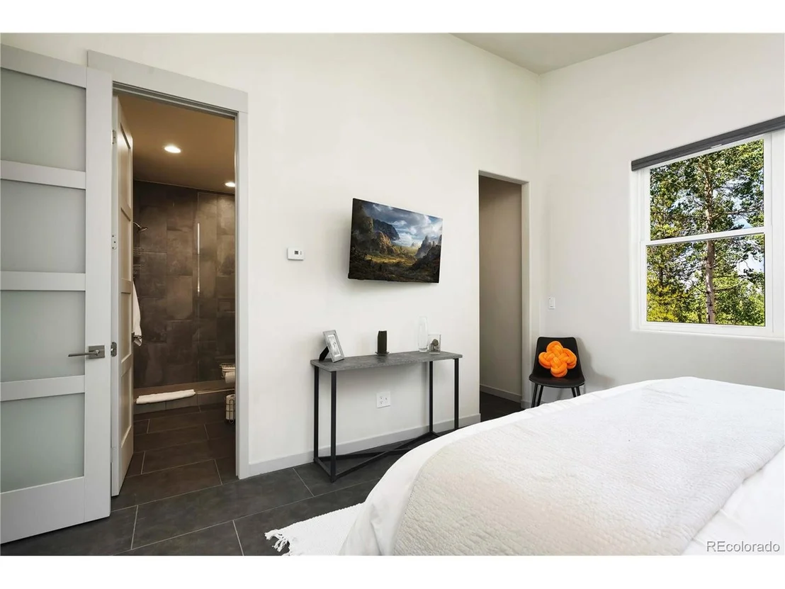Photo of 28 Rainbow Dr