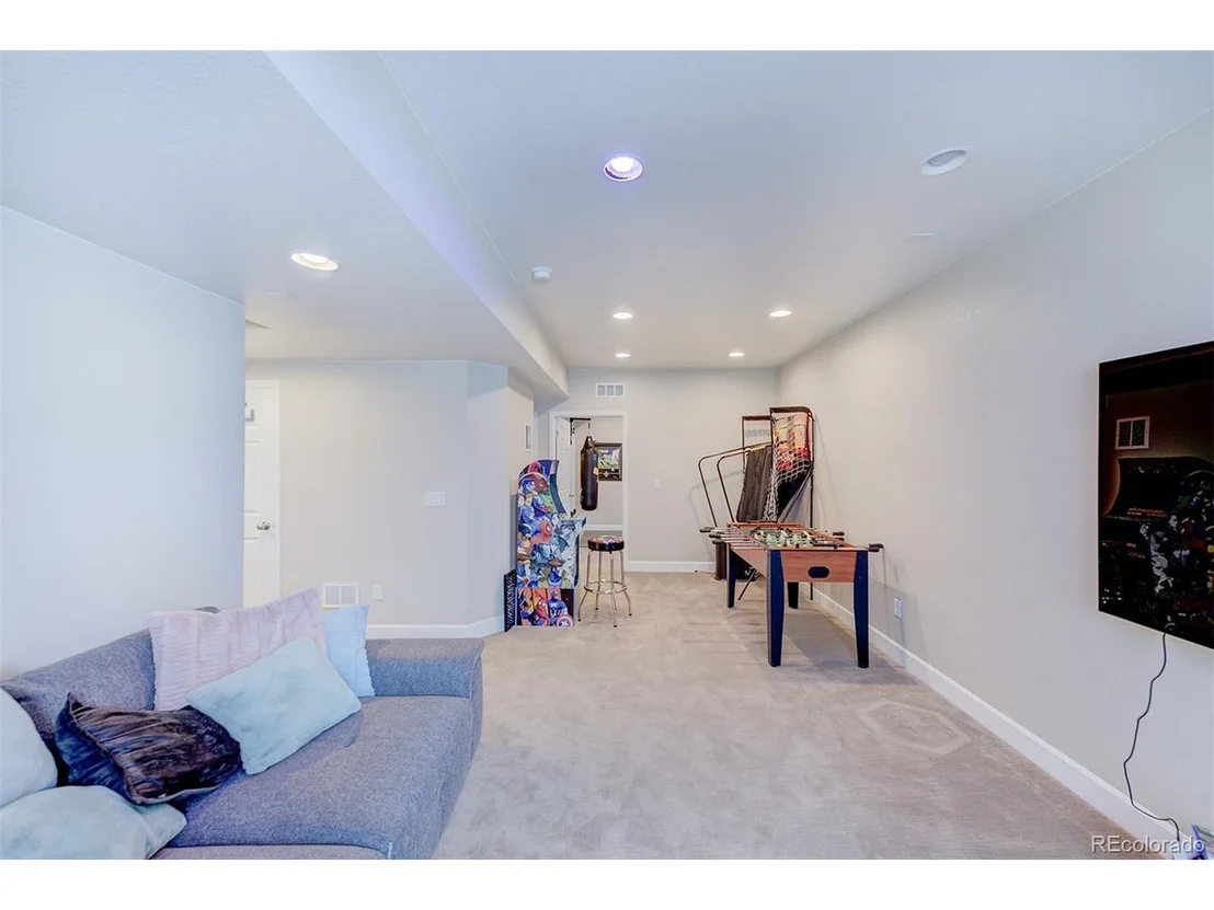 Photo of 6560 Empire Ave
