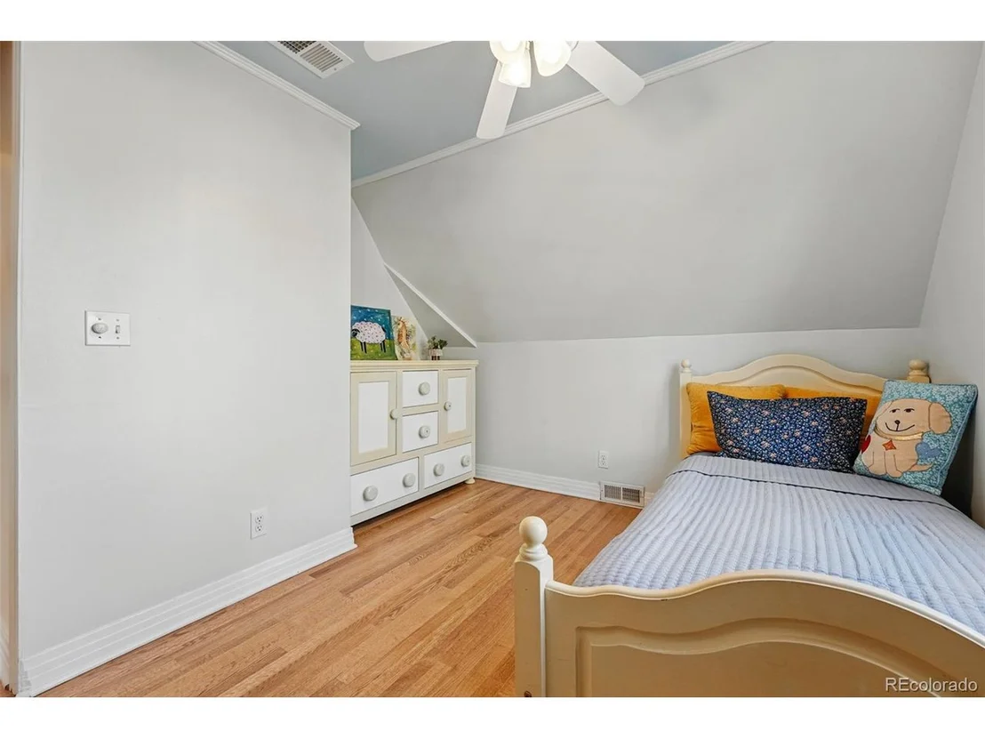 Photo of 1645 Locust St
