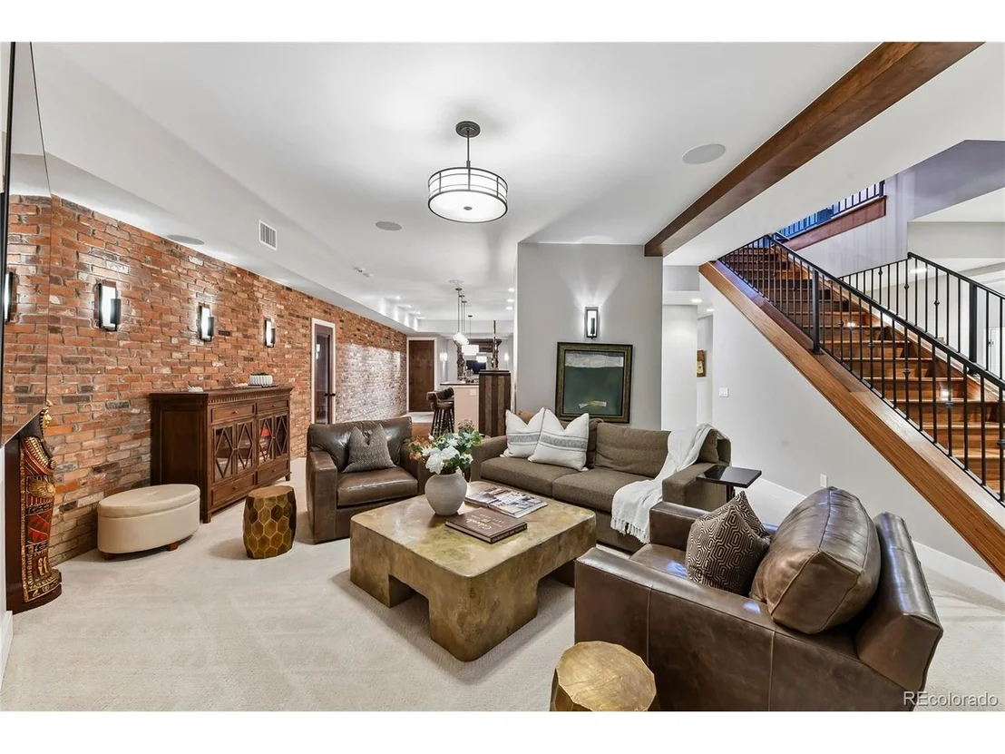 Photo of 771 Jasmine St