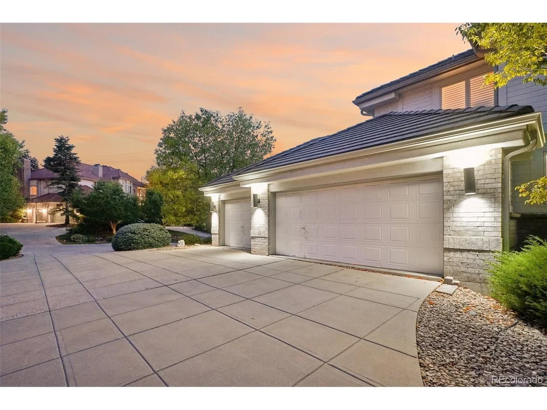Photo of 8521 Colonial Dr