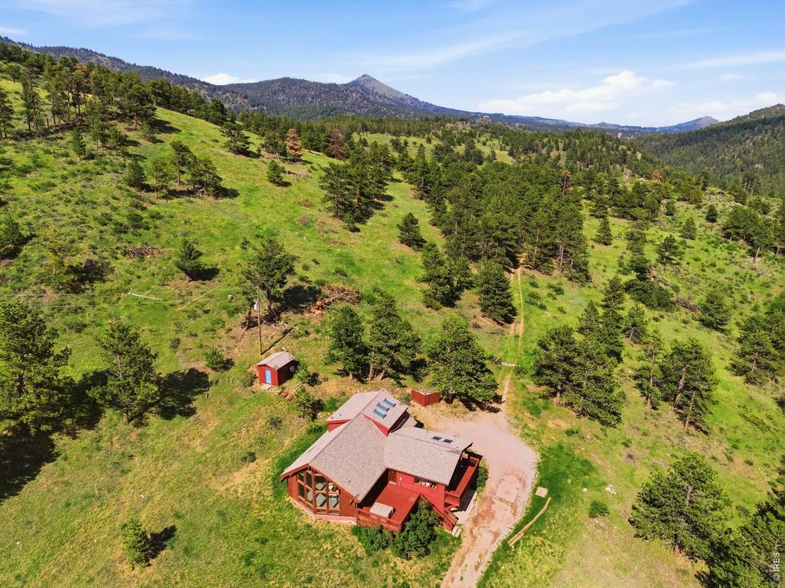 Photo of 8238 Sugarloaf Rd