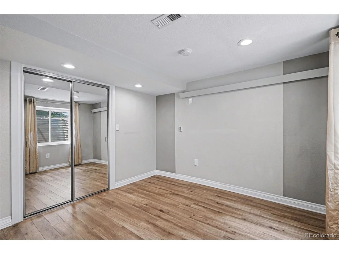 Photo of 995 Garden Dr