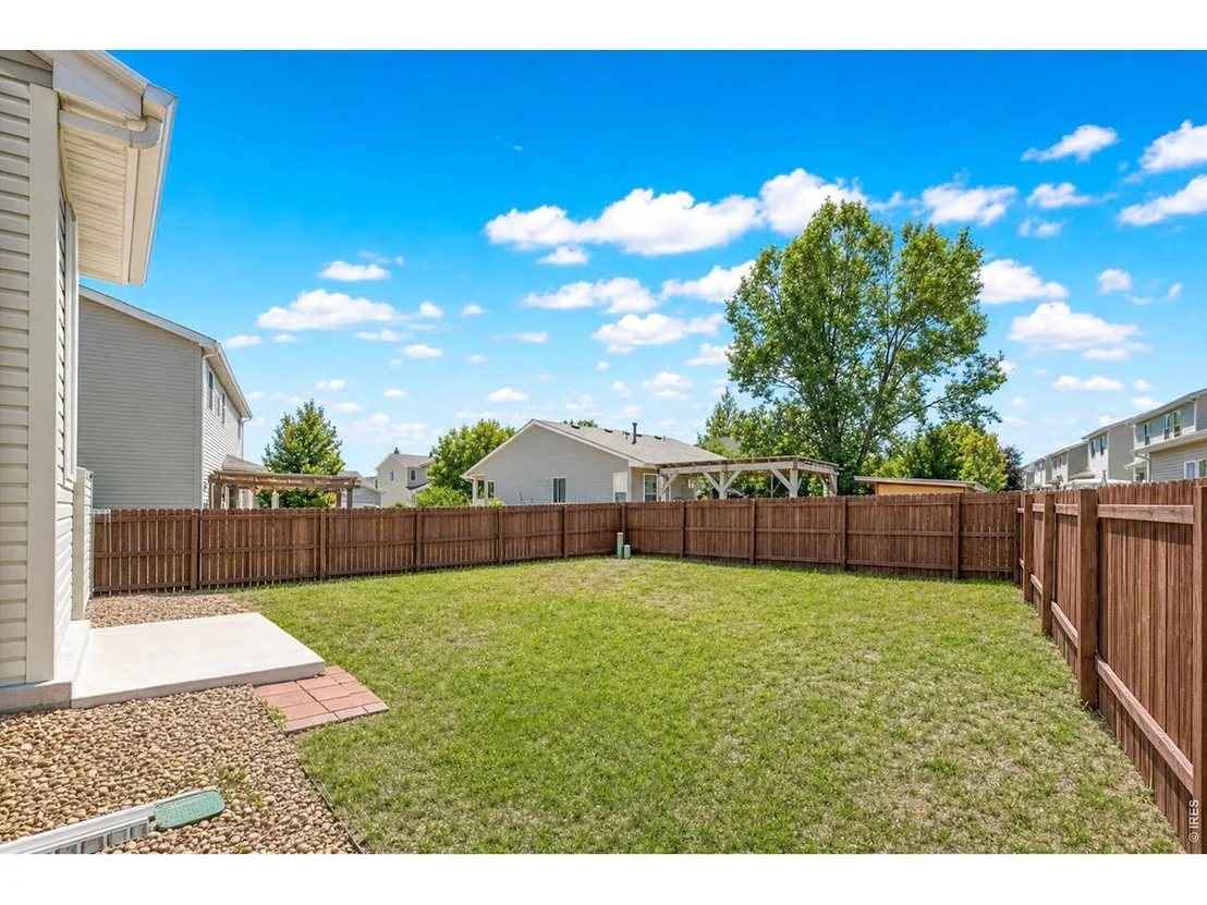 Photo of 1104 Fall River Cir