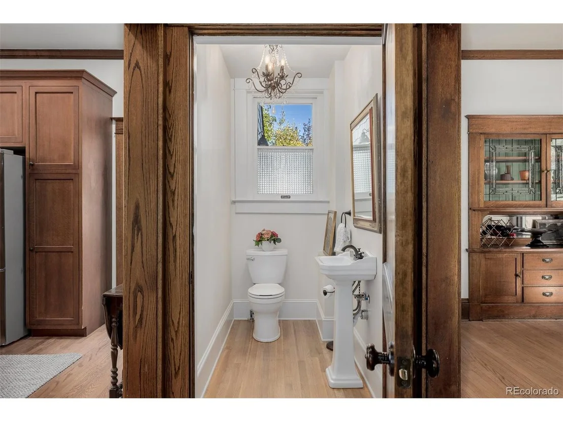 Photo of 2582 Eudora St