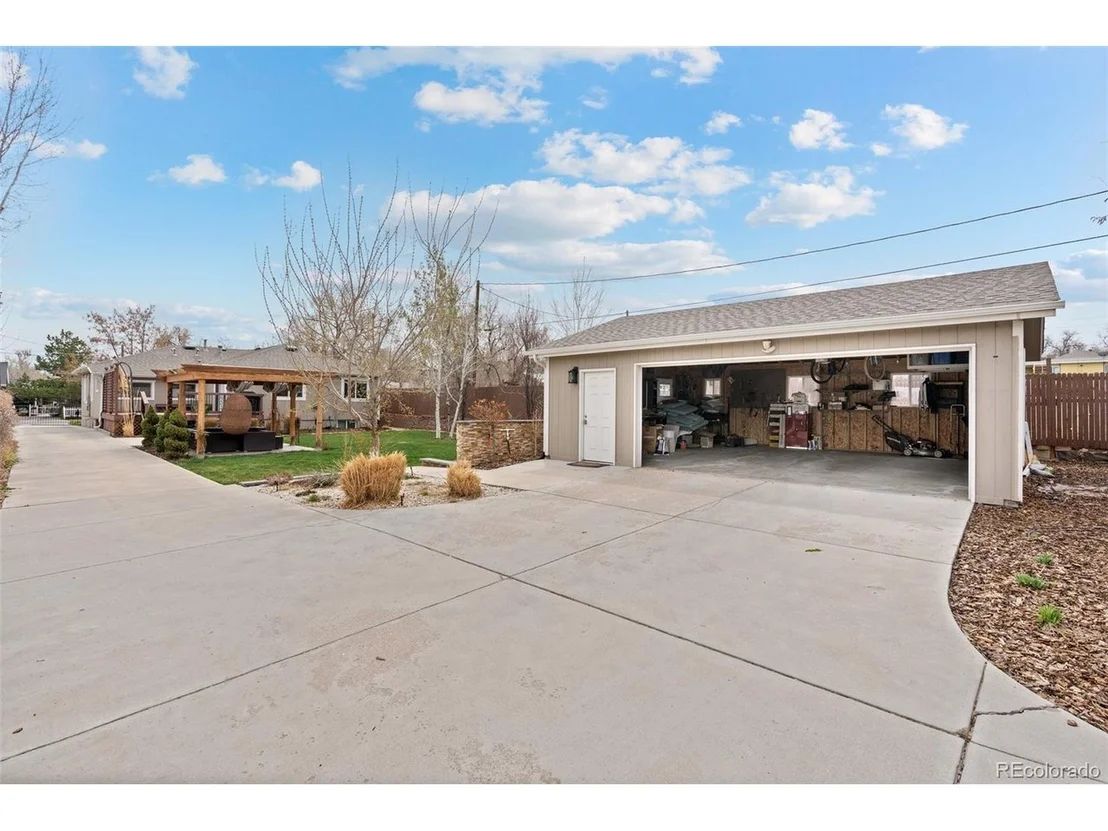 Photo of 5351 Irving St