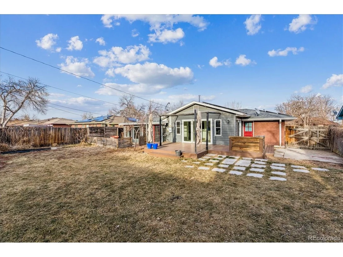 Photo of 215 Beryl Way