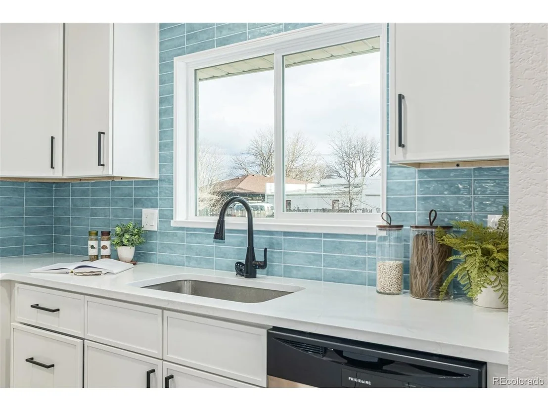 Photo of 1011 Yeager Dr