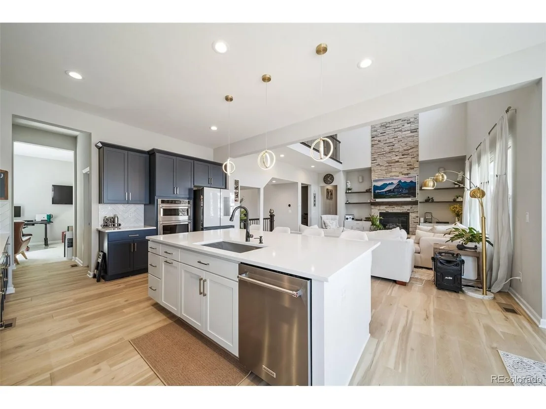 Photo of 5699 Amarosa Dr