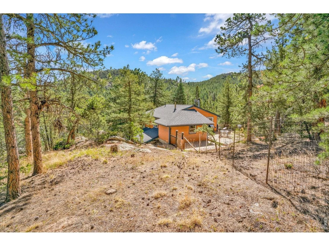 Photo of 527 Hemlock Dr