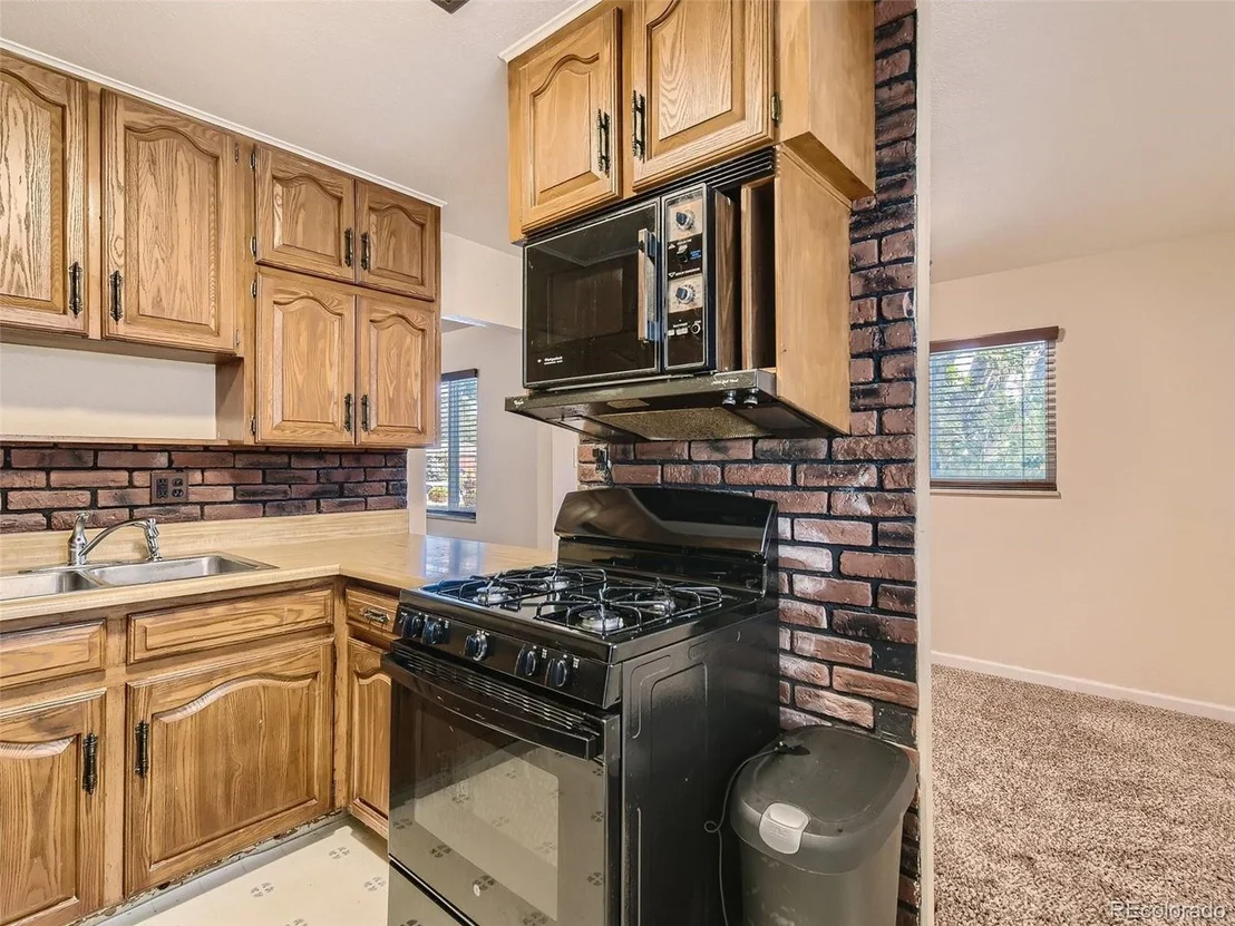 Photo of 9221 High St