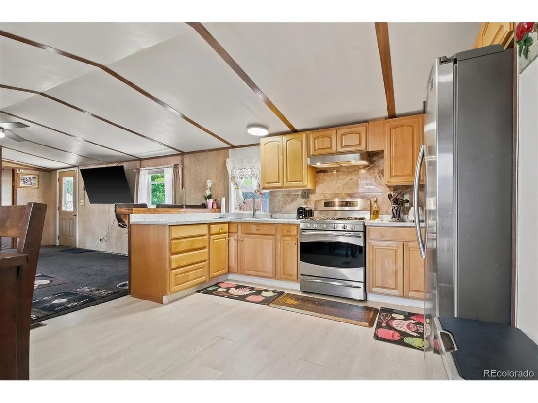 Photo of 422 Willow Dr