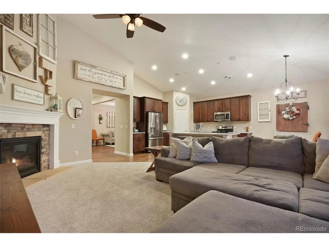 Photo of 7598 Oasis Dr