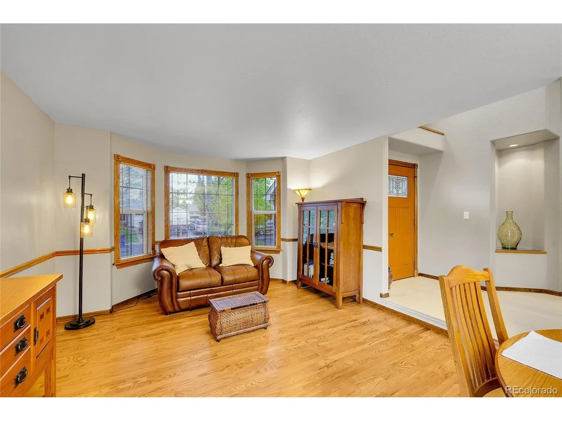 Photo of 1101 Ridgeview Cir