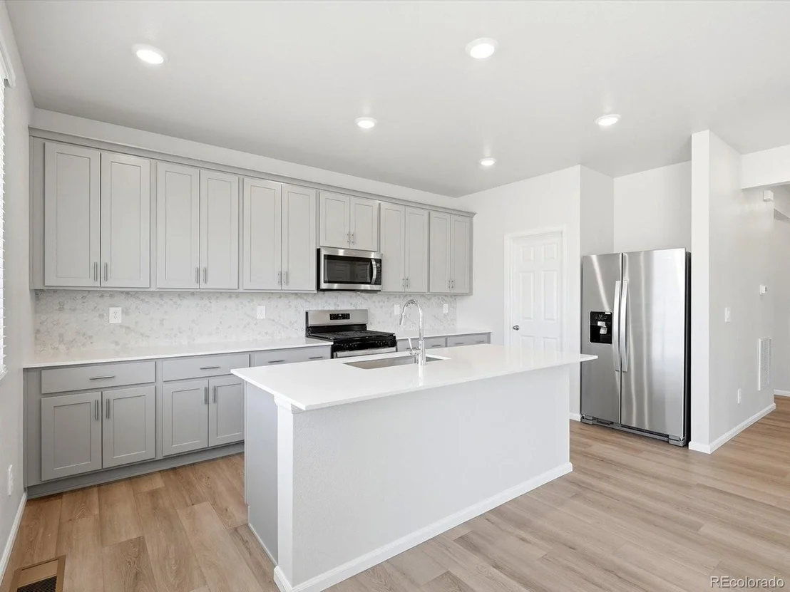 Photo of 4621 Sunsplash Way