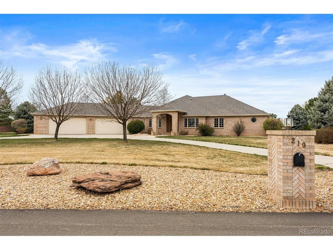 Photo of 219 Grand View Cir