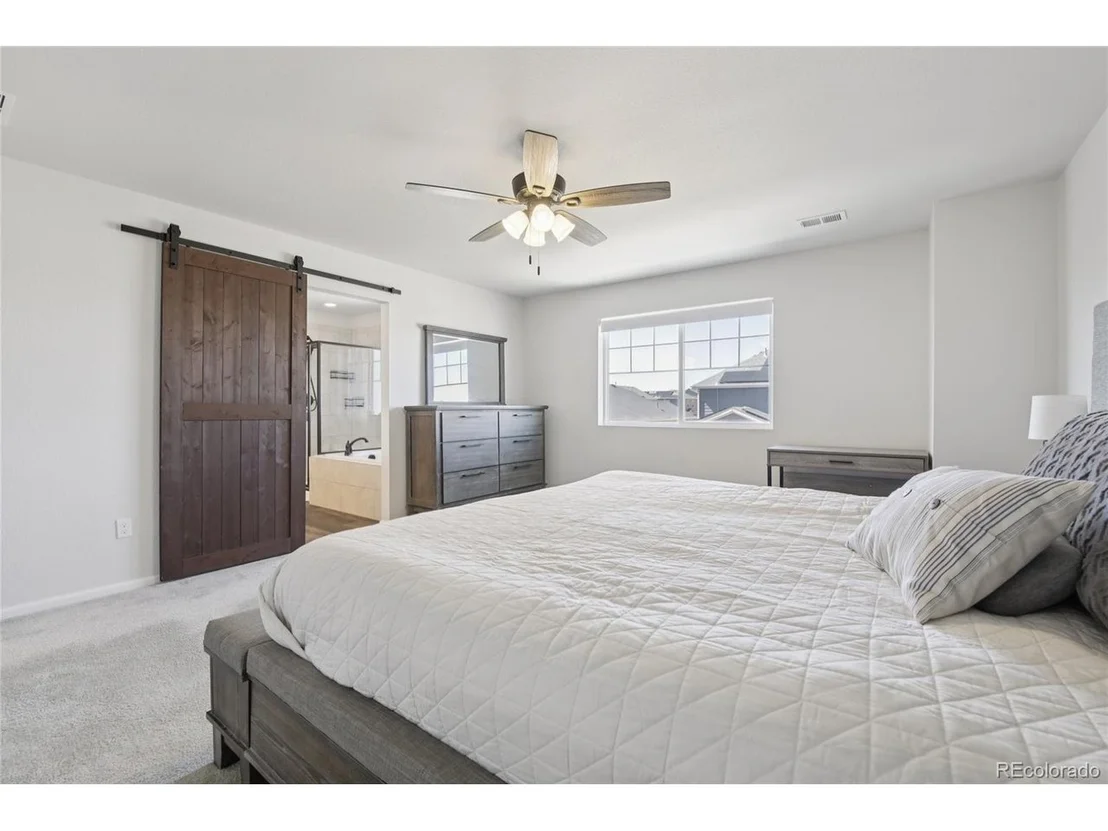 Photo of 677 Iris St