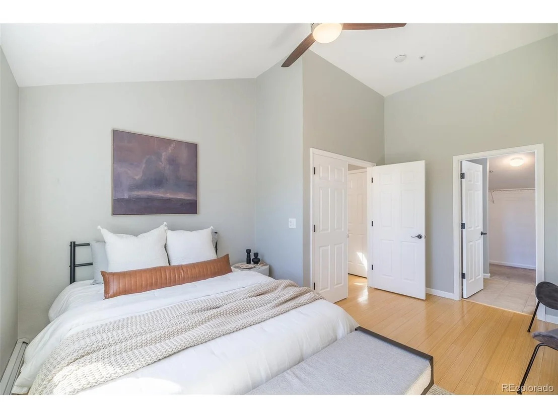 Photo of Unit 3077207 at 3077 29th St
