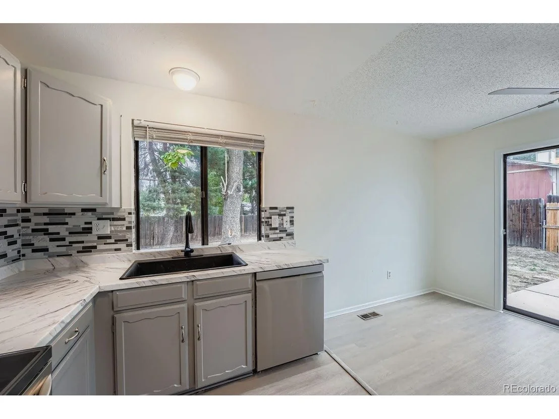 Photo of 2512 S Sable Way