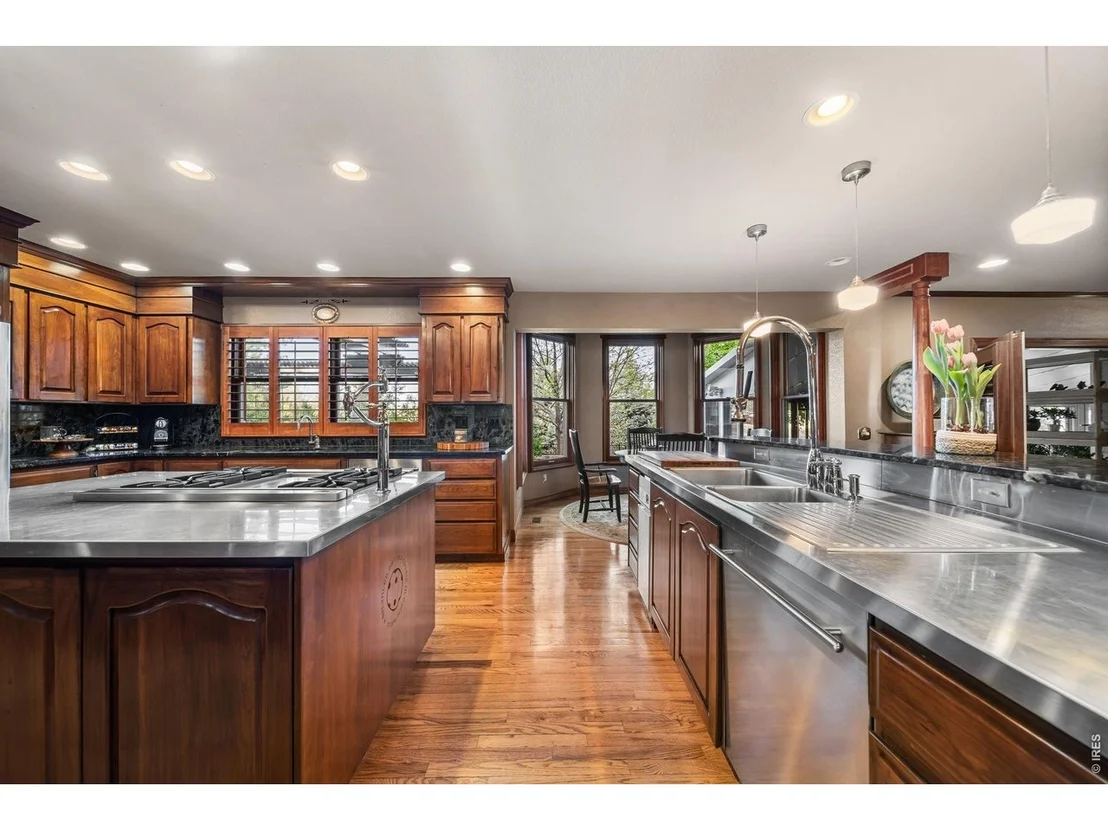 Photo of 2900 Spring Mountain Dr