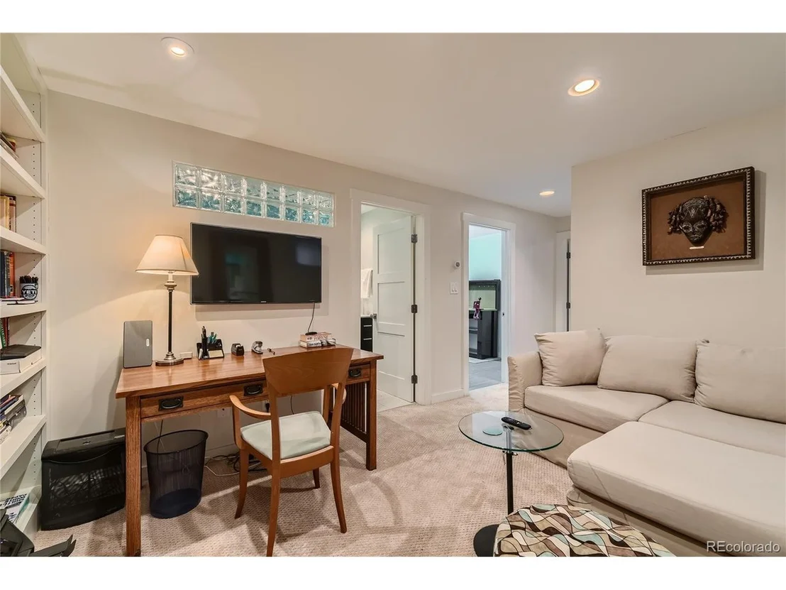 Photo of 161 3rd Ave