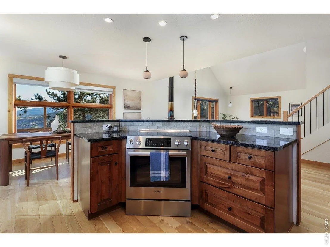 Photo of 1893 Colard Ln