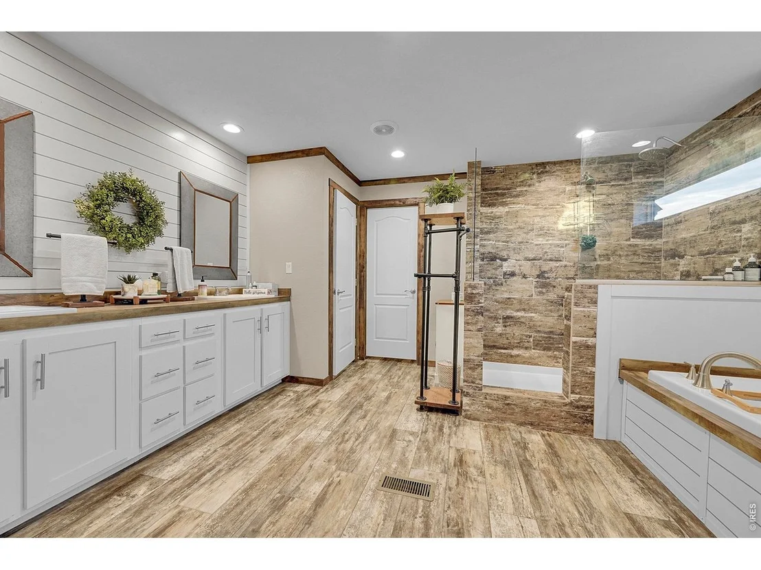 Photo of 41219 County Road 84