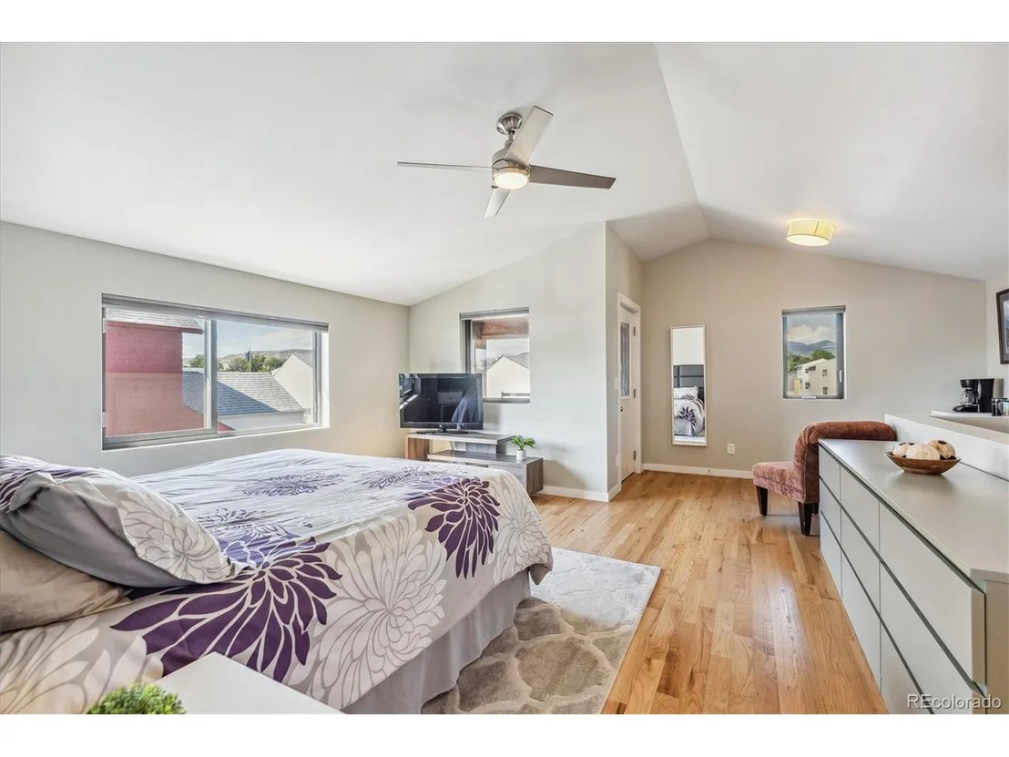 Photo of 6942 Juniper Ct