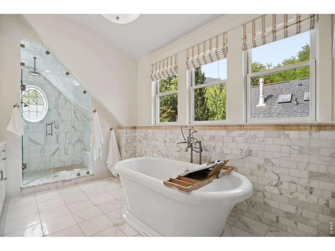 Photo of 512 Marine St