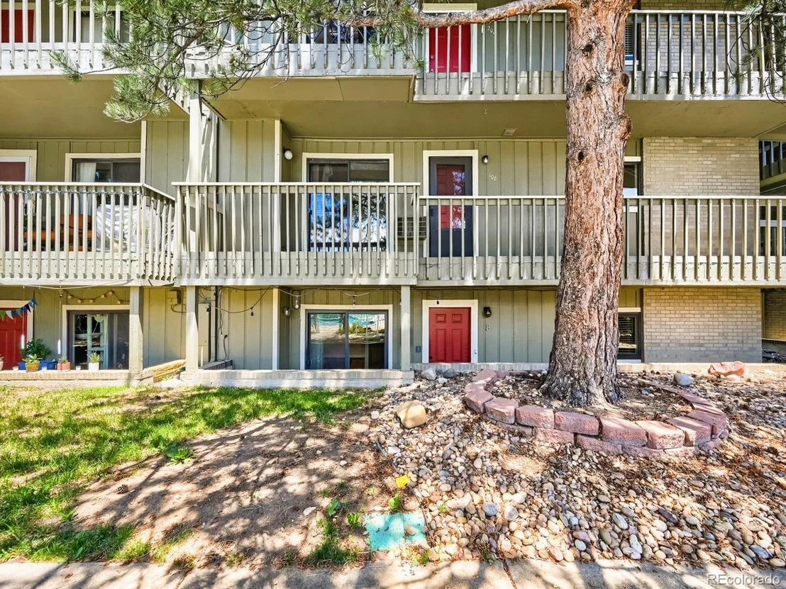 Photo of Unit 8 at 695 Manhattan Dr