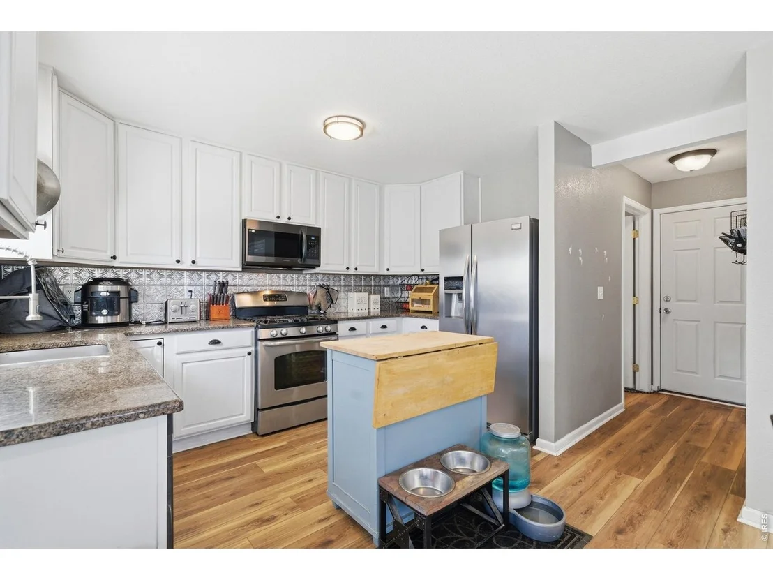 Photo of 7472 Skyline Way