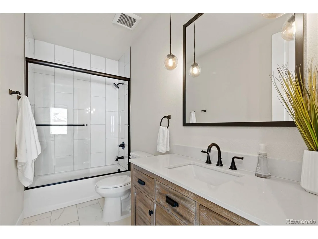 Photo of 118 7th Ave