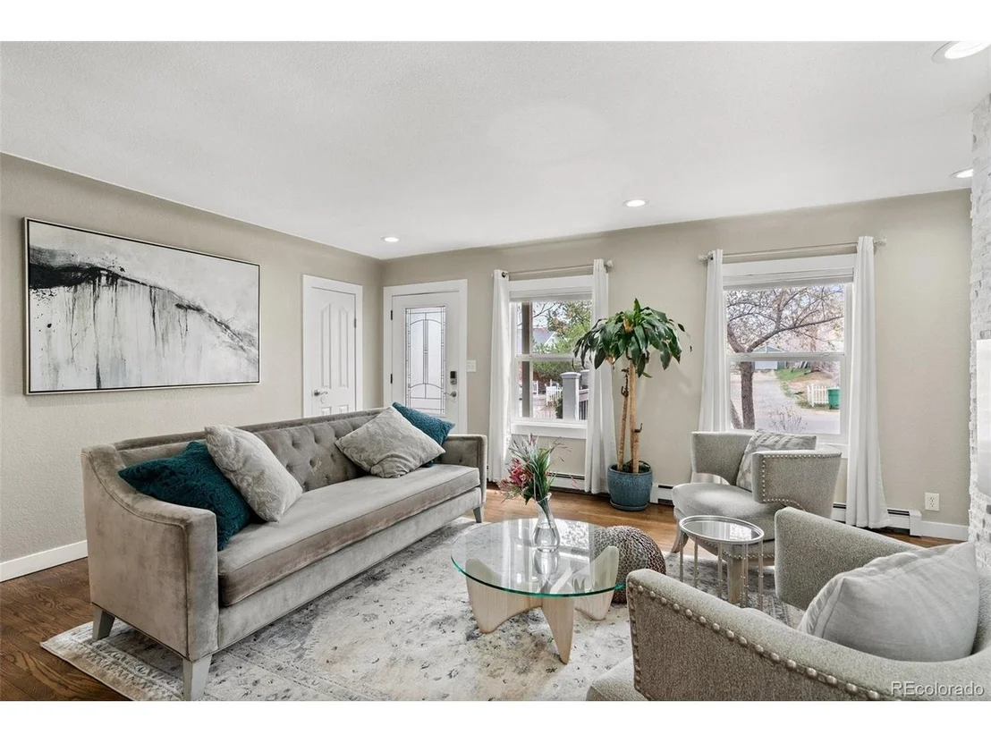 Photo of 5351 Irving St