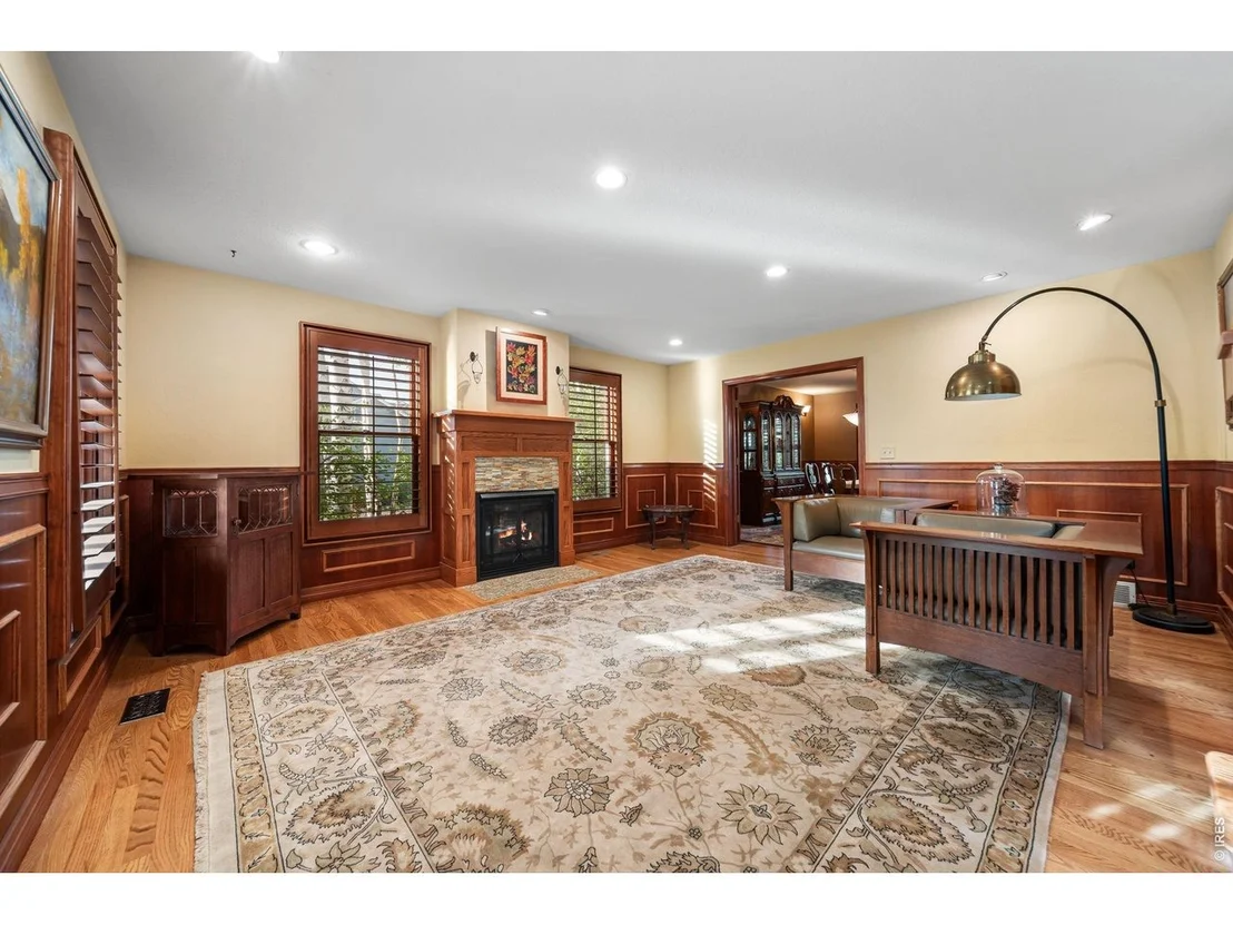 Photo of 2900 Spring Mountain Dr