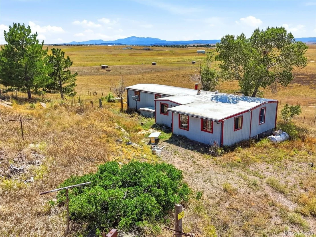 Photo of 911 Private Road 112