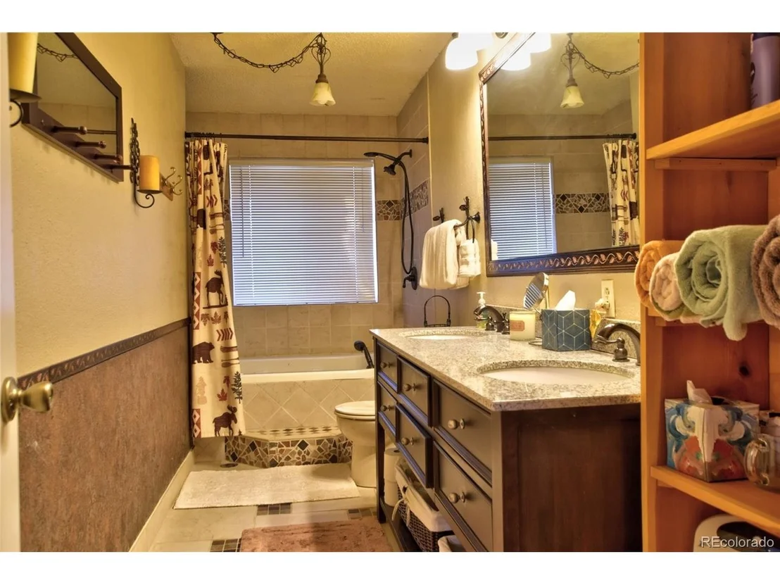 Photo of 201 Bronco Cir