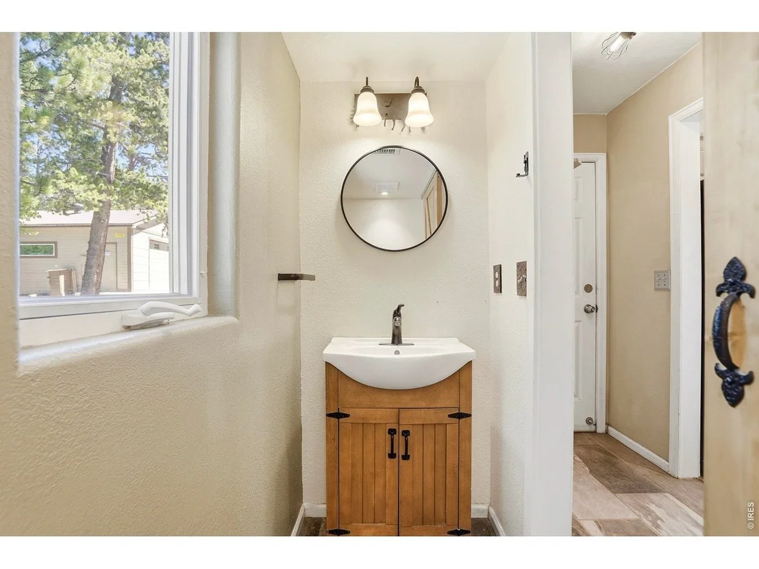 Photo of 212 Elk Pl