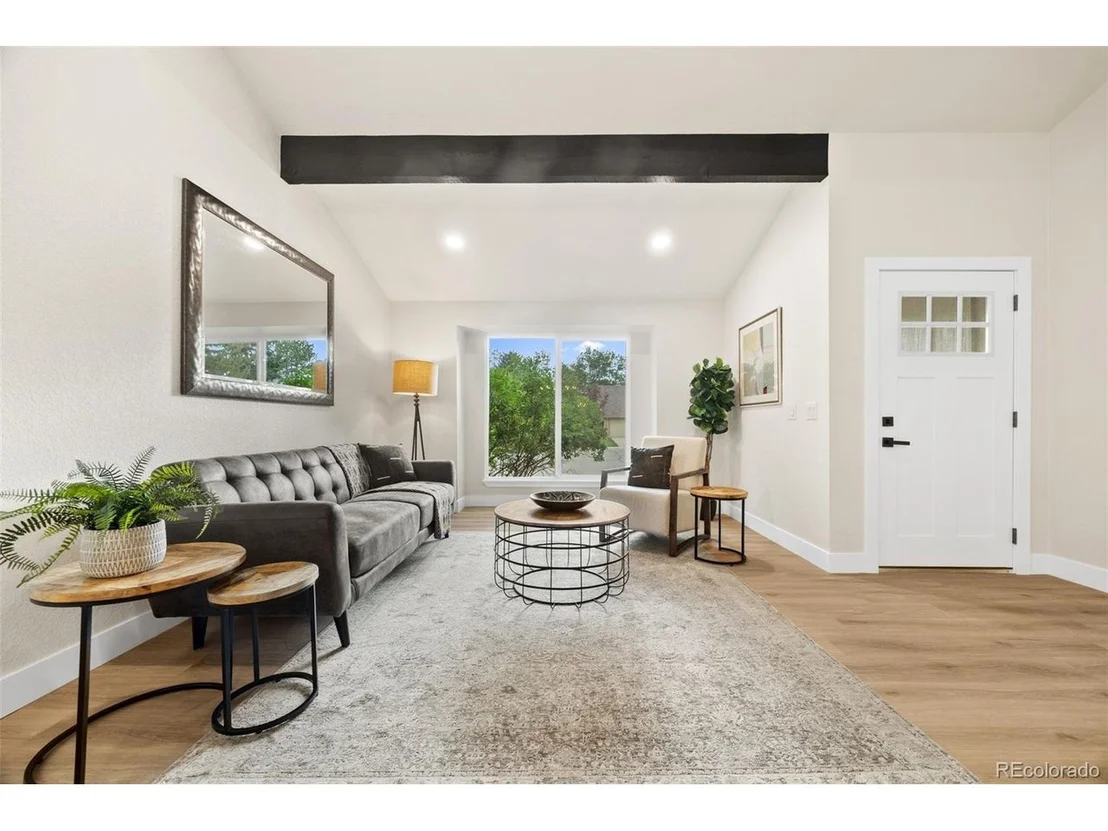 Photo of 8162 Field Cir