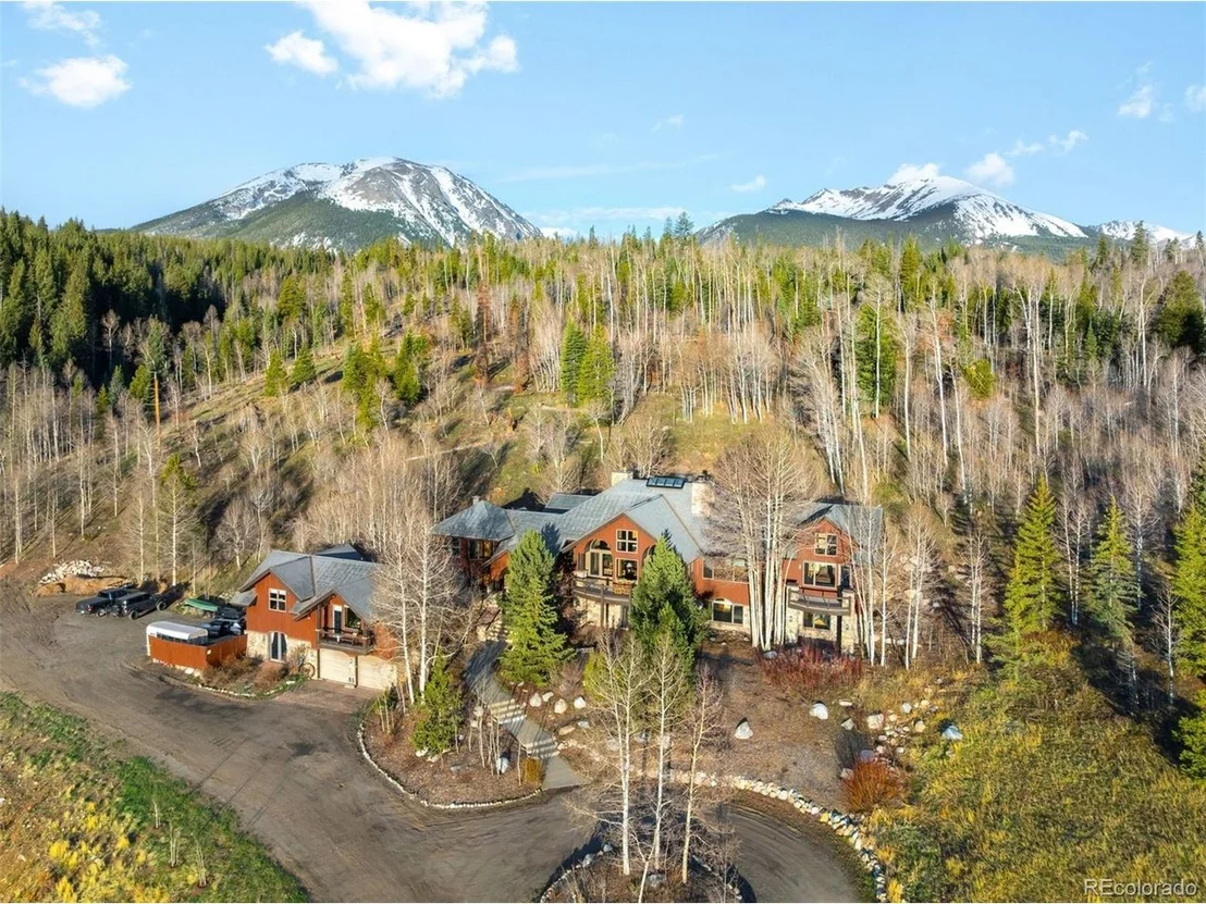 Photo of 348 Jade Rd