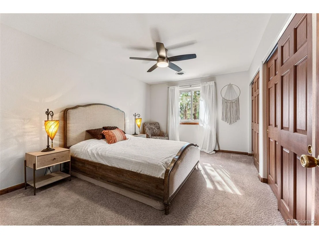 Photo of 2801 N Monaco Pkwy