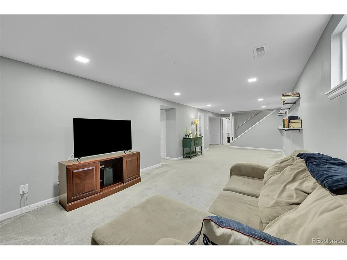 Photo of 6973 Oak Way